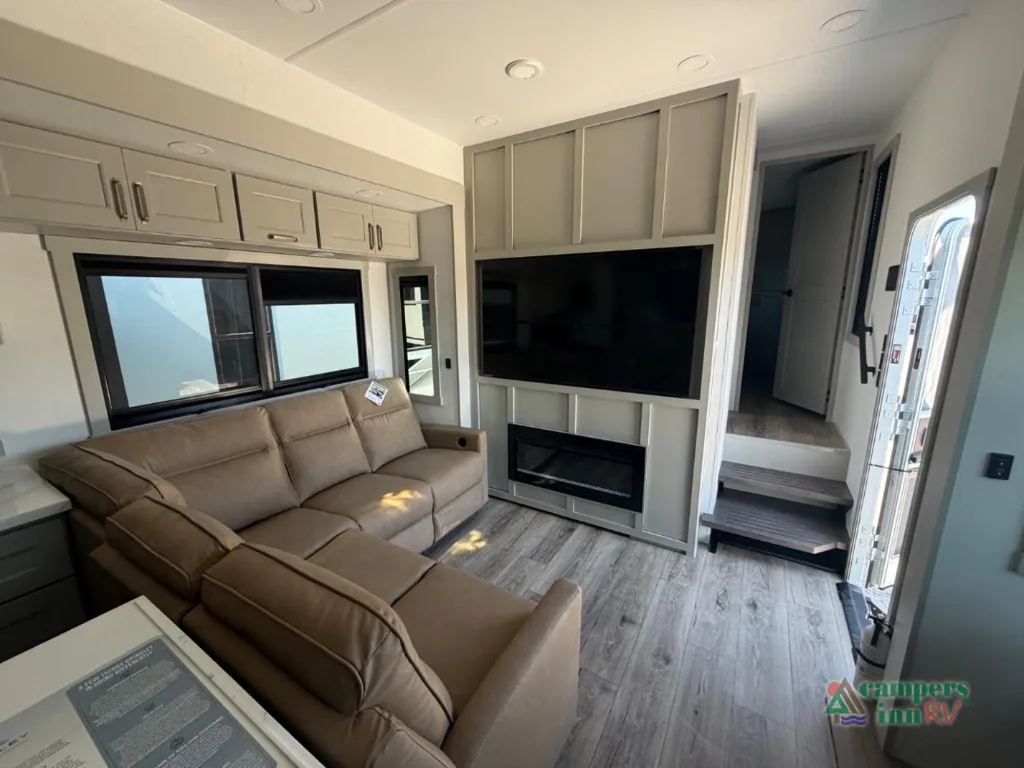 2026 Brinkley Model G 3950, Photos photo 12