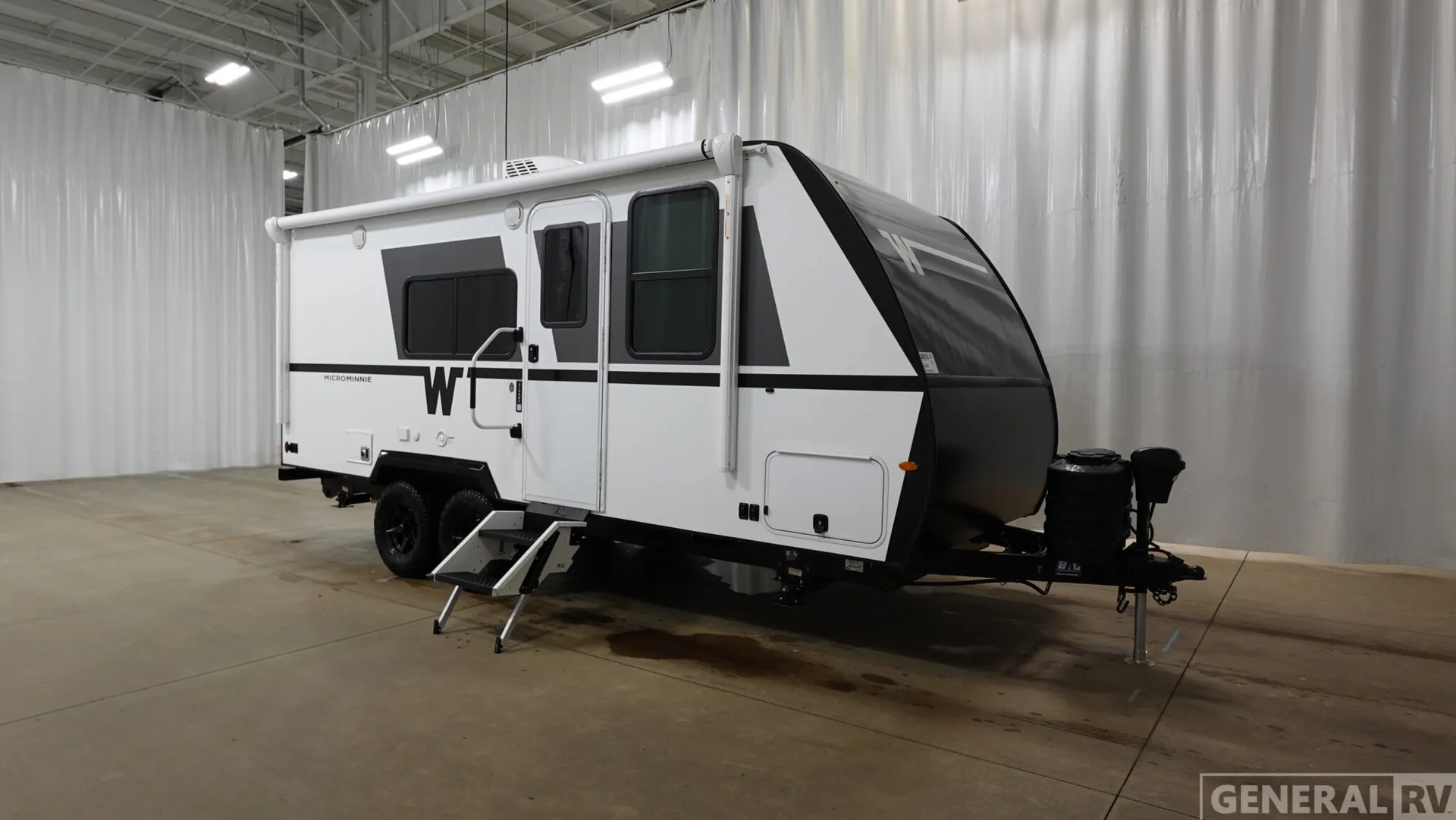 2026 Winnebago Micro Minnie 2108DS - Photo 2