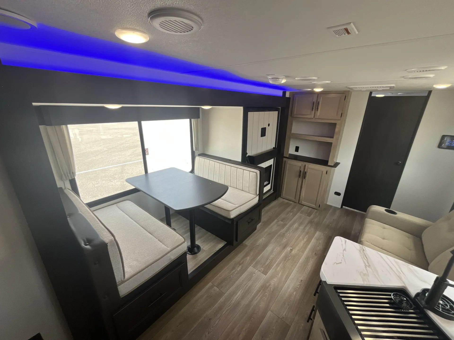 2027 Forest River Cherokee Grey Wolf 26SS — living area main