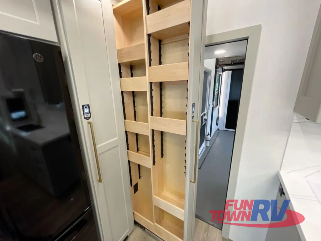 2026 Brinkley Model G 3970, Photos photo 23