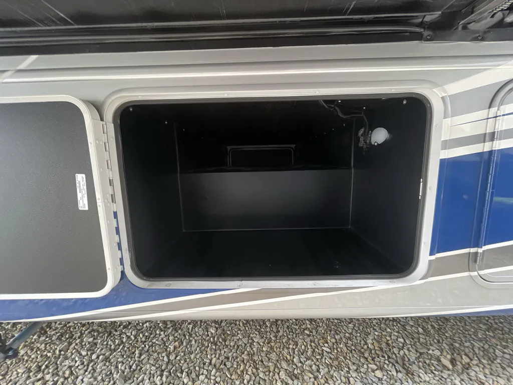 2027 Entegra Coach Vision XL 36C, Photos photo 15
