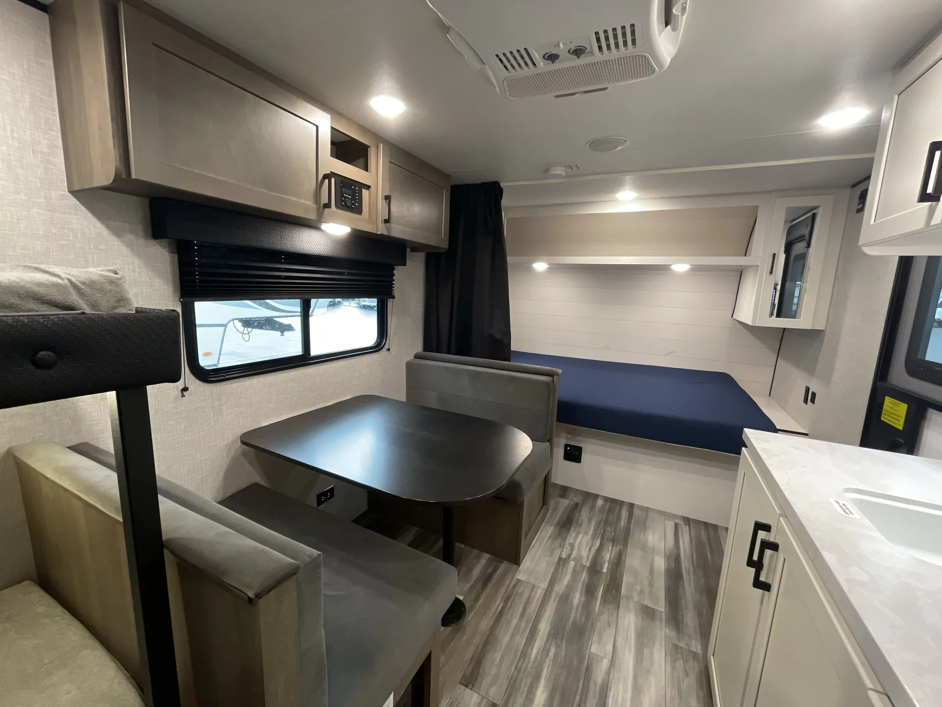 2025 Jayco Jay Flight SLX 175BH — living area main