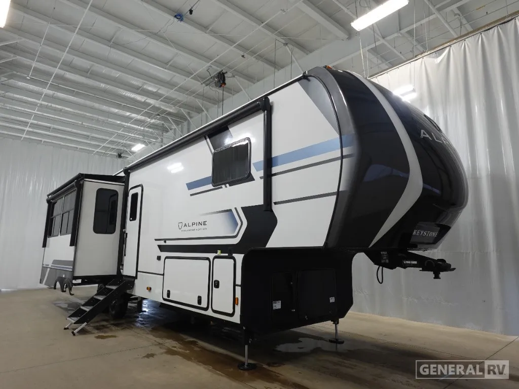 2026 Keystone Alpine Avalanche Edition 321RL - Photo 2