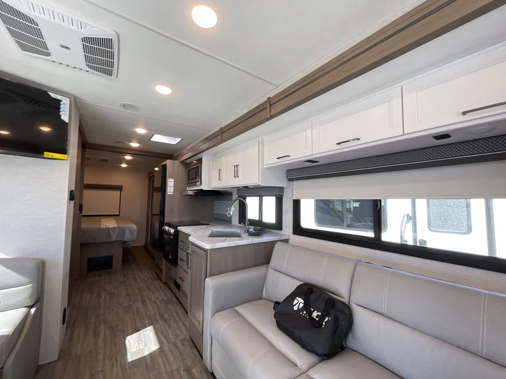 2026 Thor Motor Coach Freedom Traveler A29, Photos photo 7