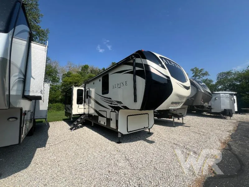 2020 Keystone Alpine 3651RL - Photo 2