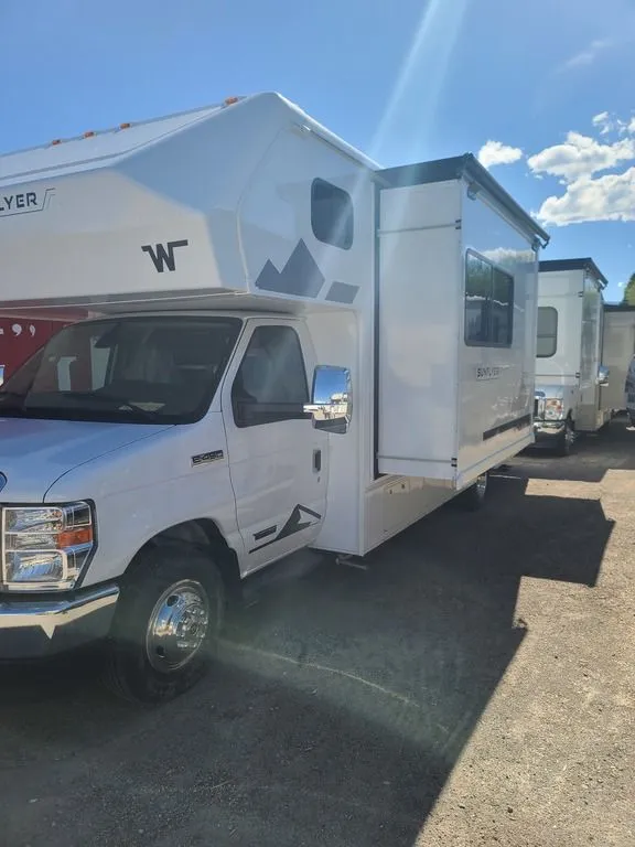 2027 Winnebago SUNFLYER 26FE - Photo 3