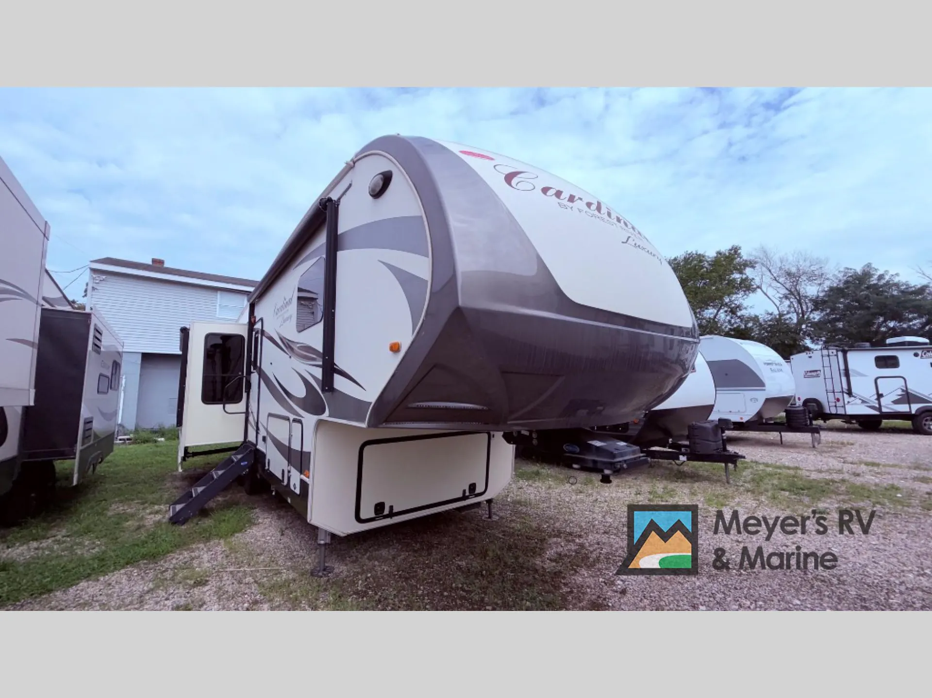 2018 Forest River Cardinal Luxury 3350RLX - Photo 2