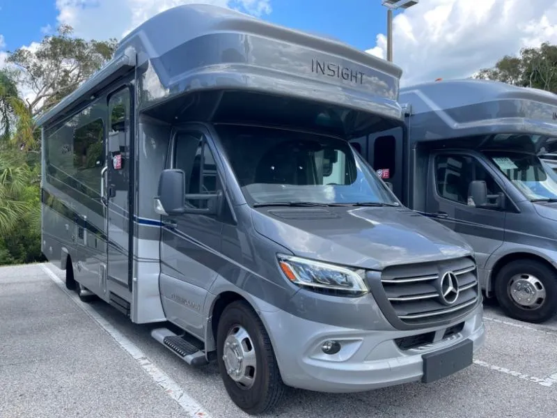 2025 Fleetwood Insight 25M - Photo 2