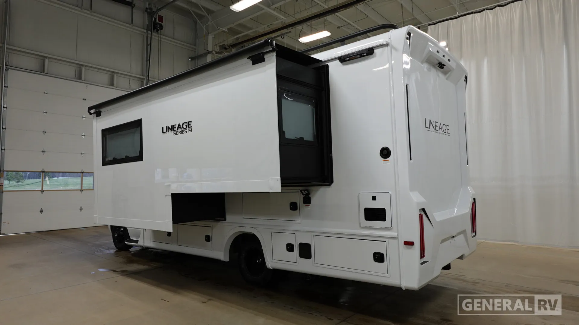 2026 Grand Design Lineage Series M 25FW - Photo 4