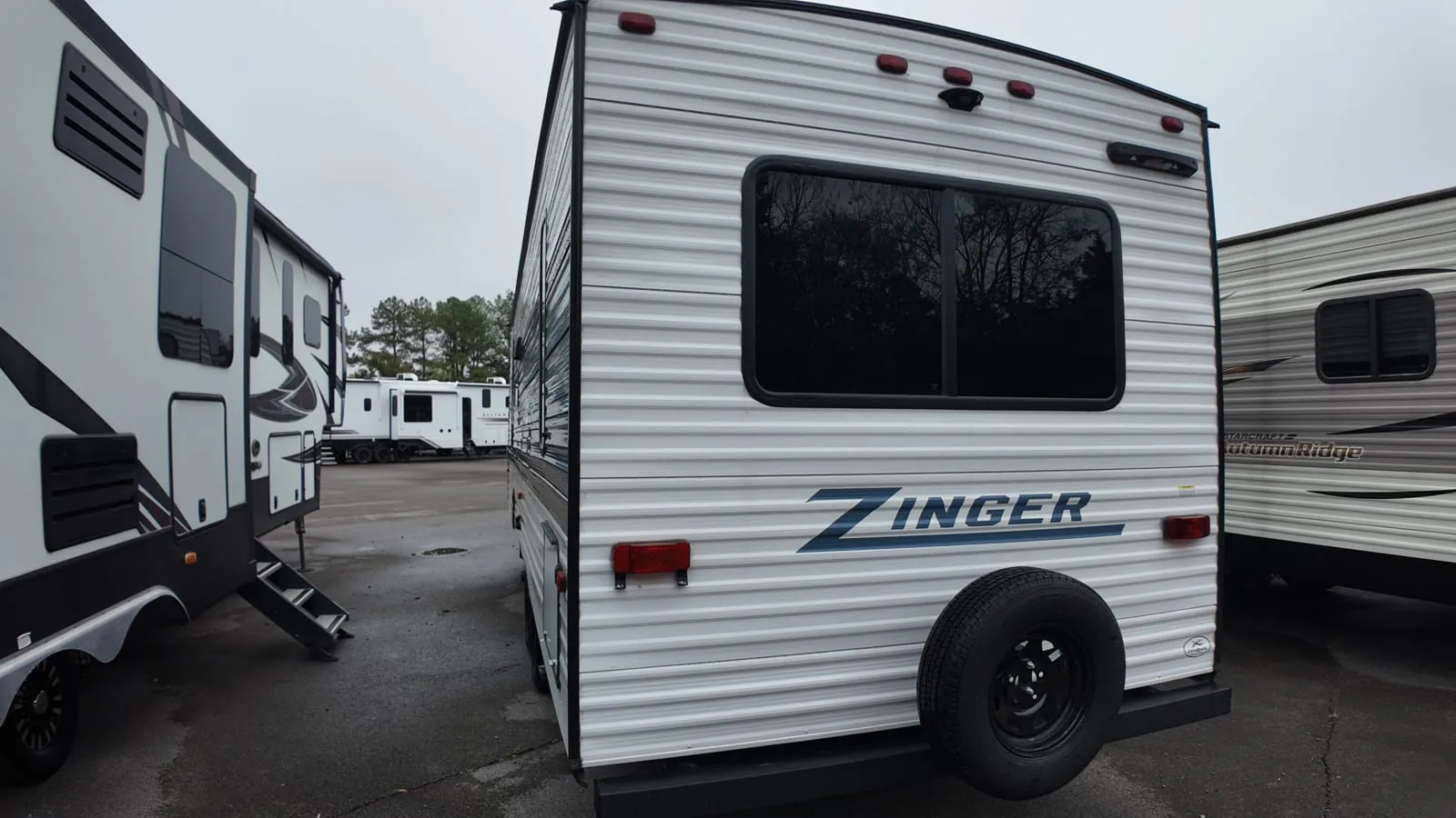 2025 CrossRoads Zinger Lite 259FL - Photo 4