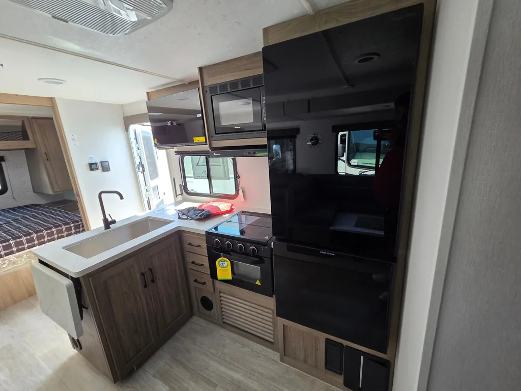 2026 Coachmen Freedom Express Select 30SE, Photos photo 22