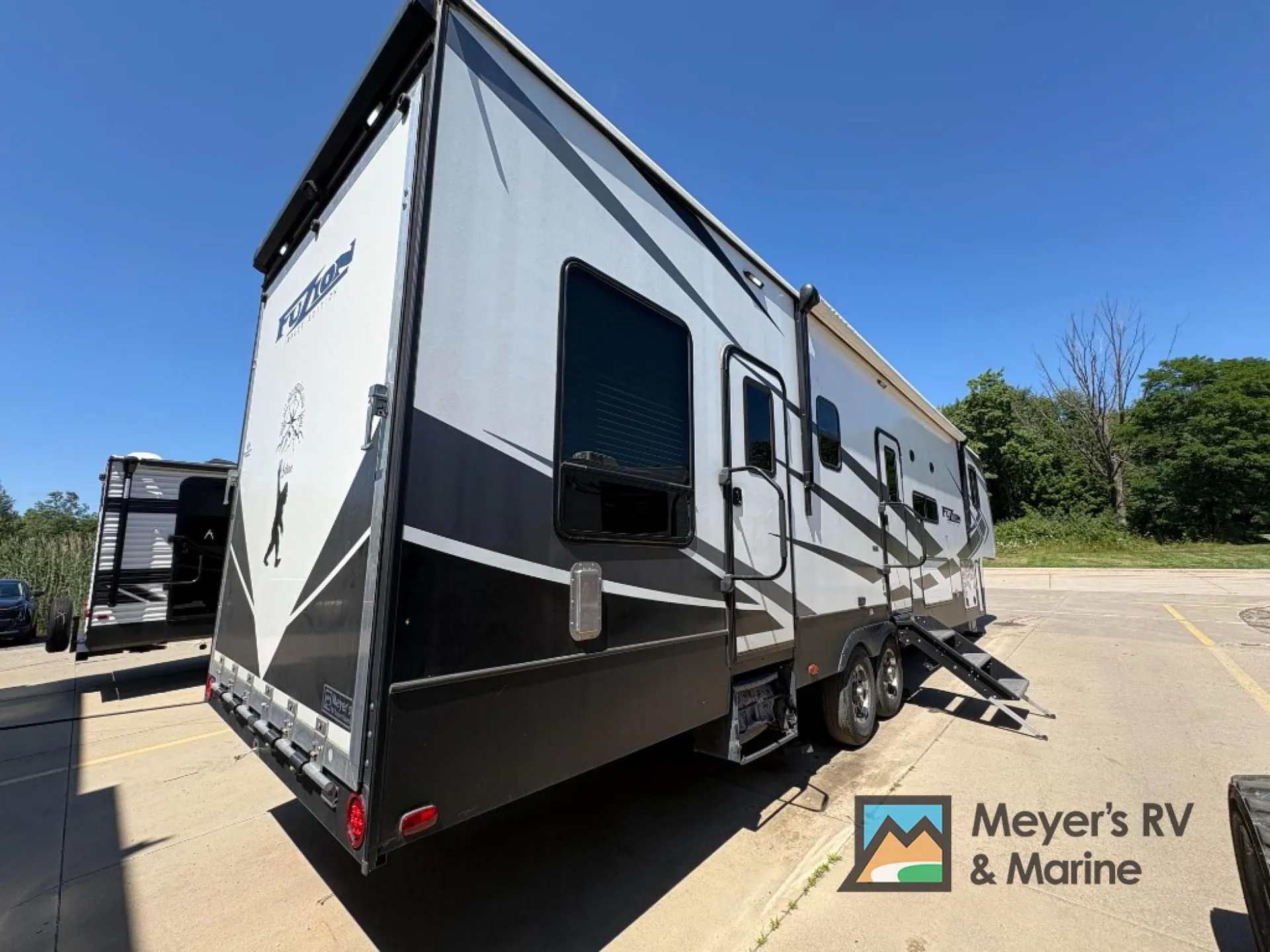 2020 Keystone Impact 359 - Photo 3