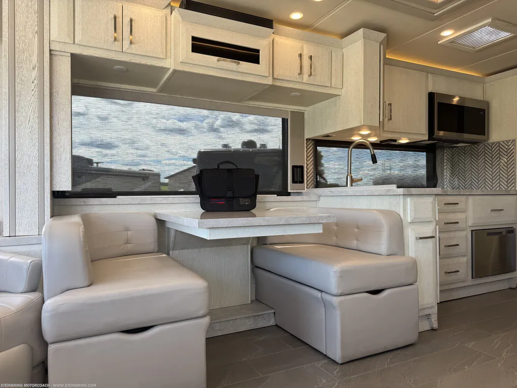 2022 Newmar New Aire 3543, Photos photo 12