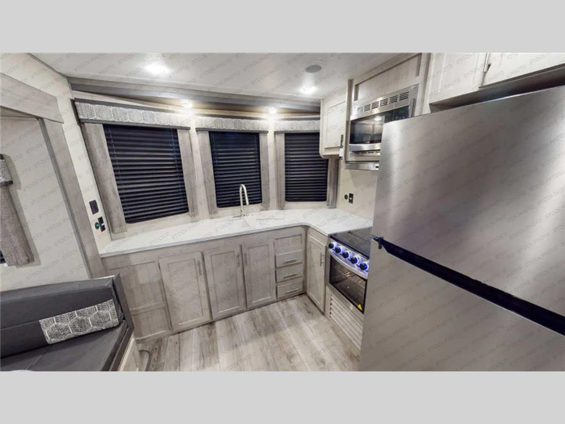 2027 Coachmen Catalina Destination Series 39MKTS - Photo 4