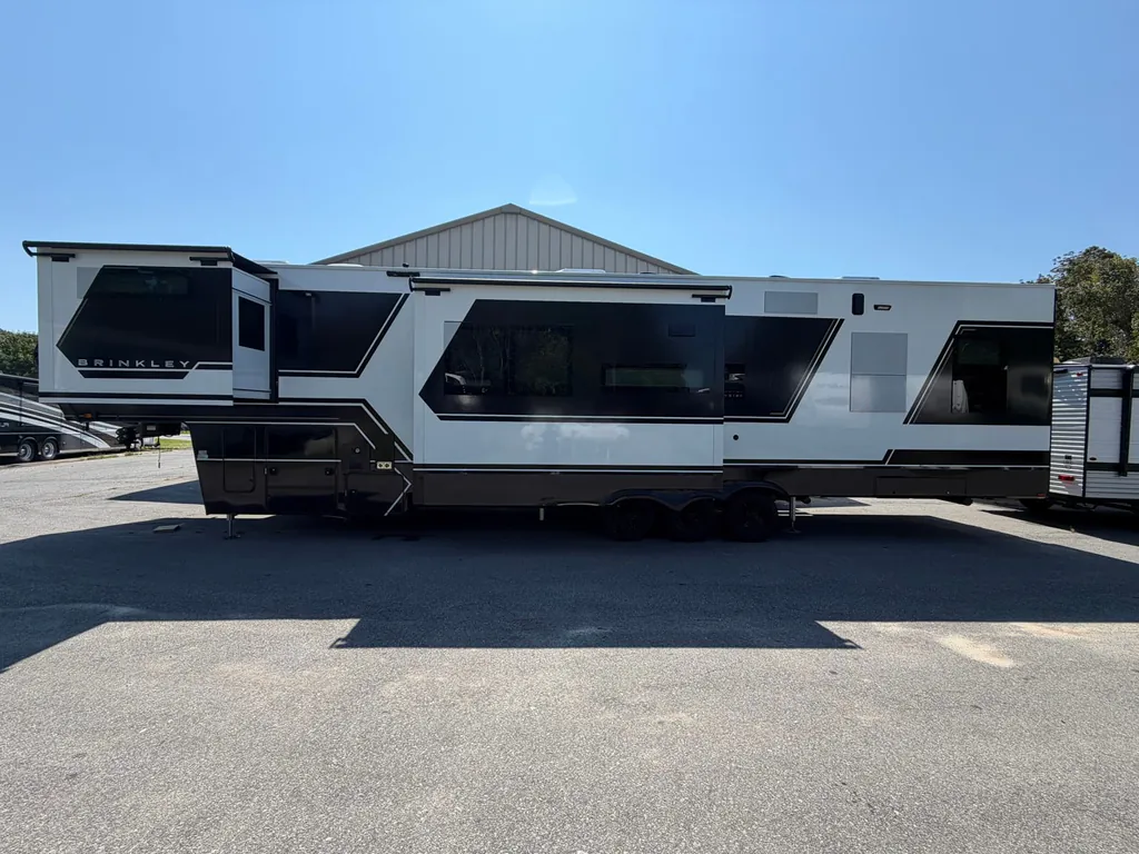 2026 Brinkley Model G 3970, Photos photo 3