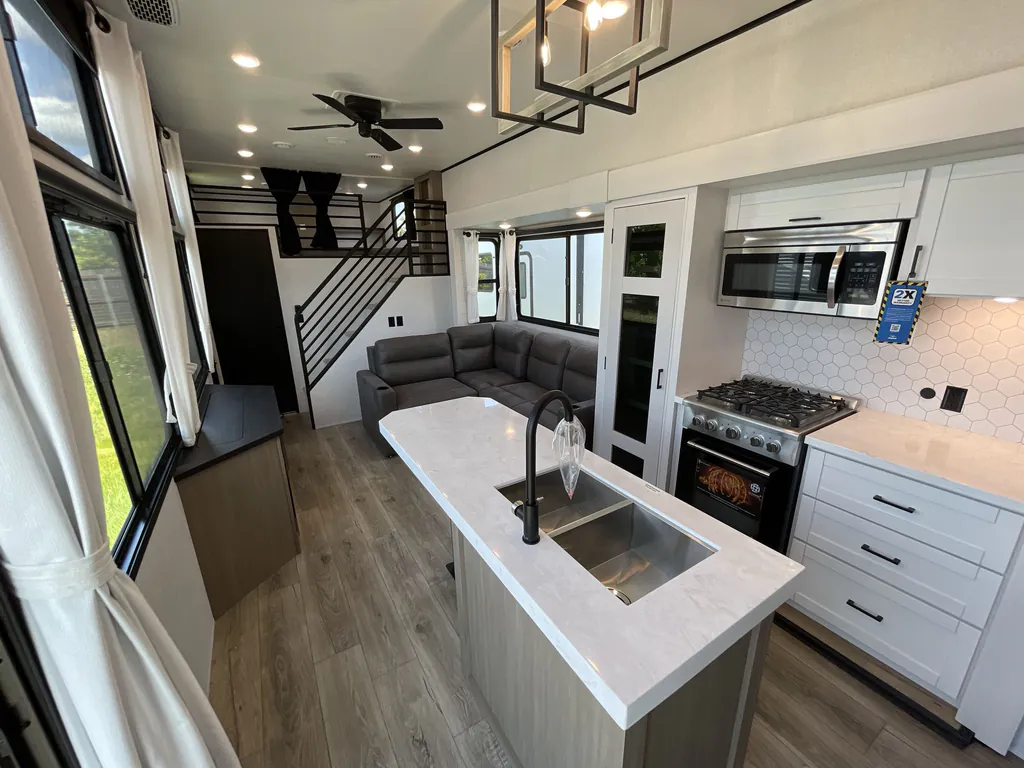 2026 Jayco Jay Flight Bungalow JayLoft, Photos photo 2