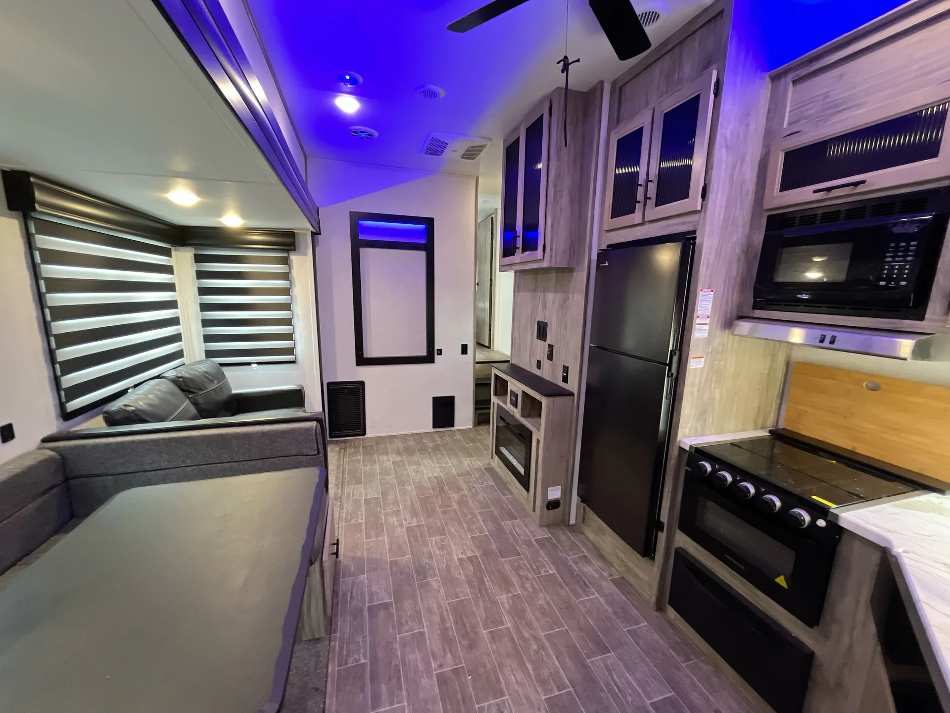 2022 Forest River Arctic Wolf 287BH — living area main