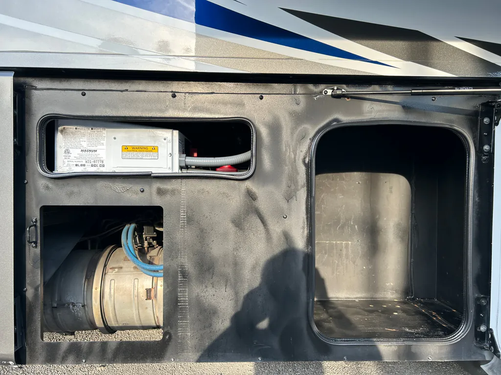2020 Fleetwood Pace Arrow LXE 38K, Photos photo 55