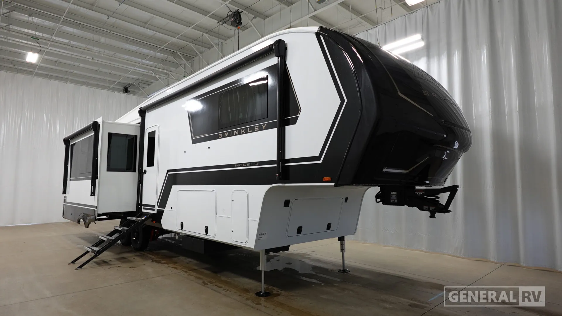2027 Brinkley Model Z 3200 - Photo 2