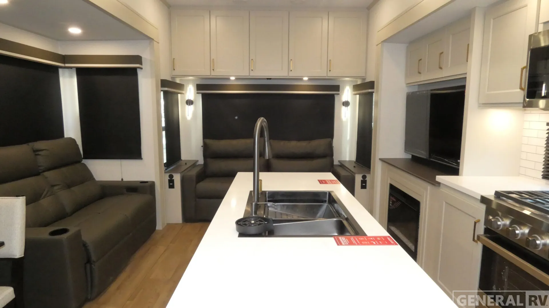 2026 Grand Design Influence 3003RL - Photo 3