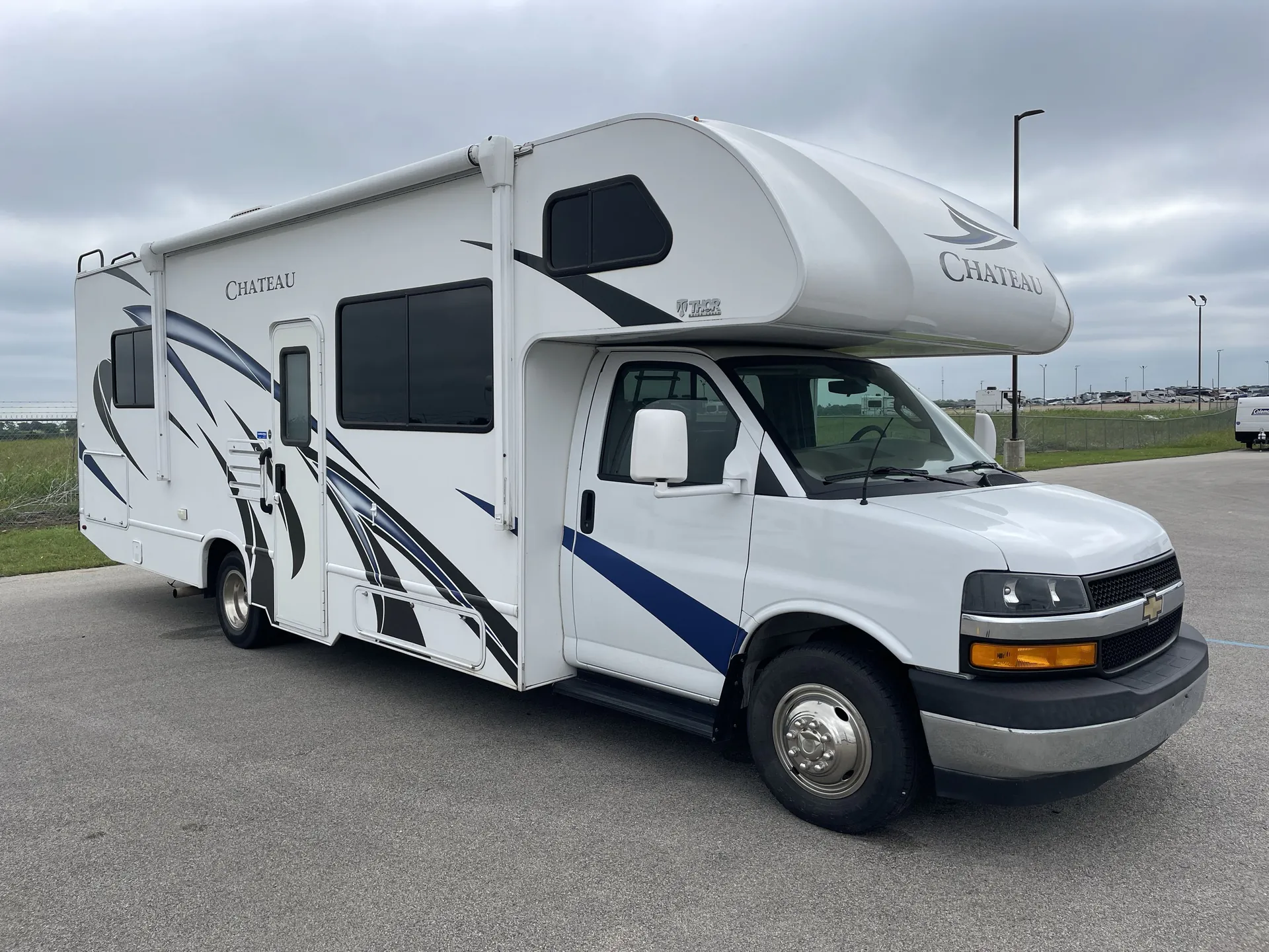 2020 Thor Motor Coach Chateau 28A - Photo 2