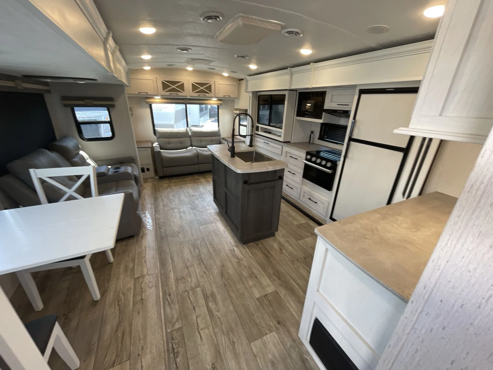 2024 Dutchmen Astoria 3313RL — living area main