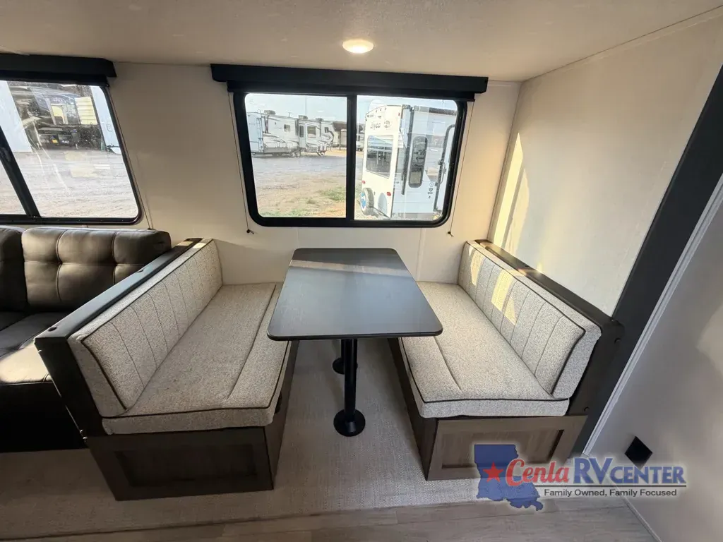 2027 Forest River Avenger 26DBS — Photo 5