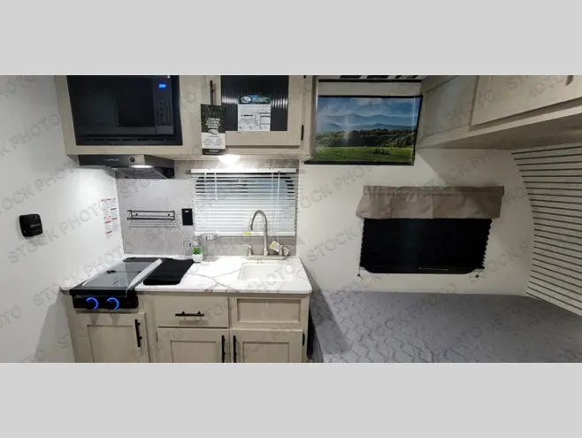 2025 Shasta Compact 16RE - Photo 3