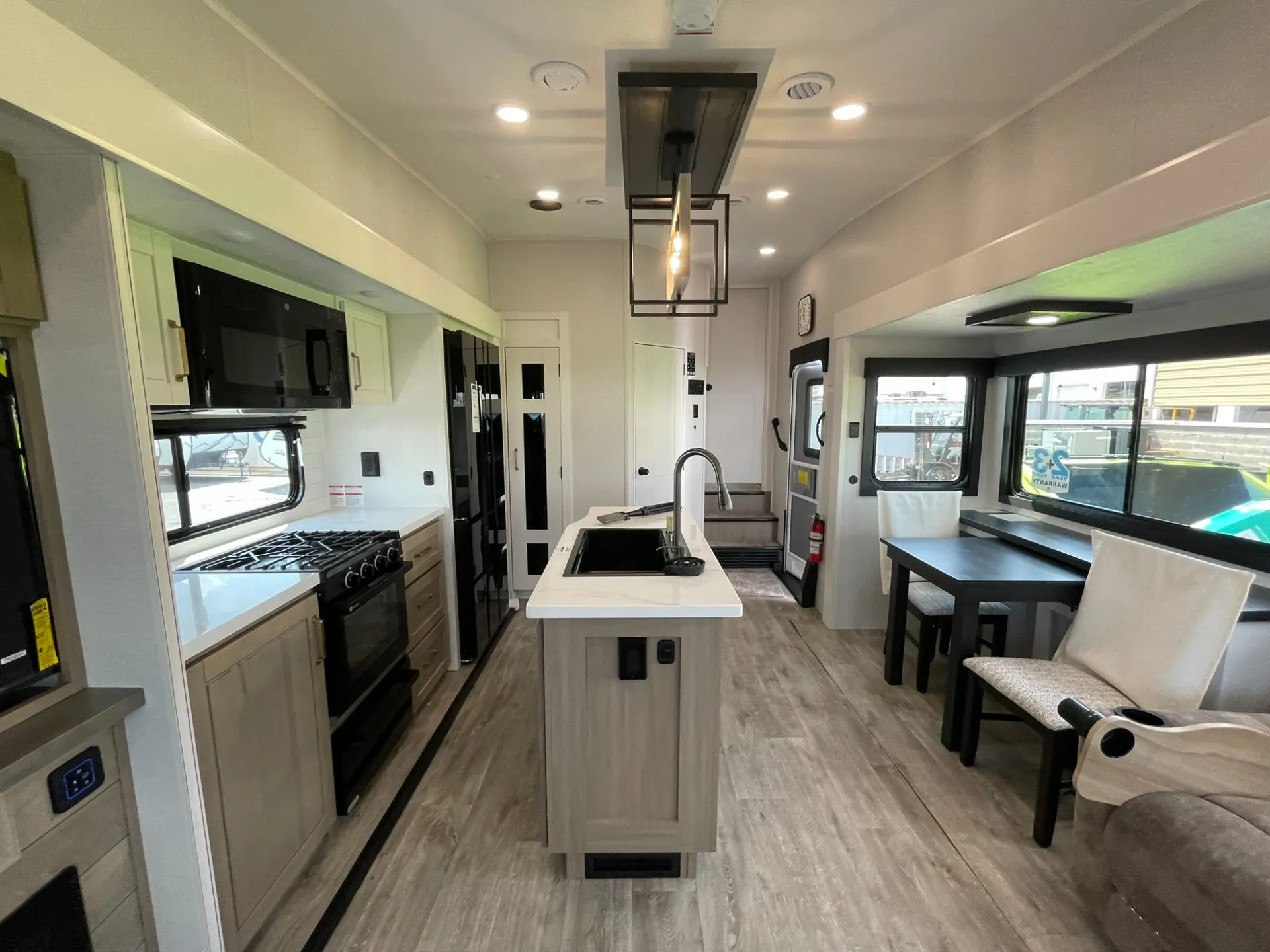 2026 Jayco Eagle 370FBTS - Photo 3