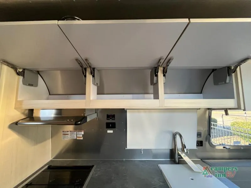 2026 Airstream Flying Cloud 30FBBT - Photo 4