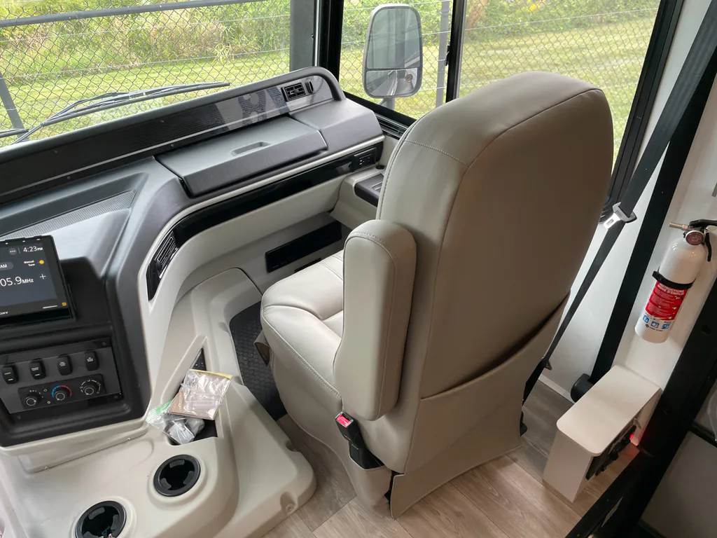 2027 Entegra Coach Vision XL 36C, Photos photo 6