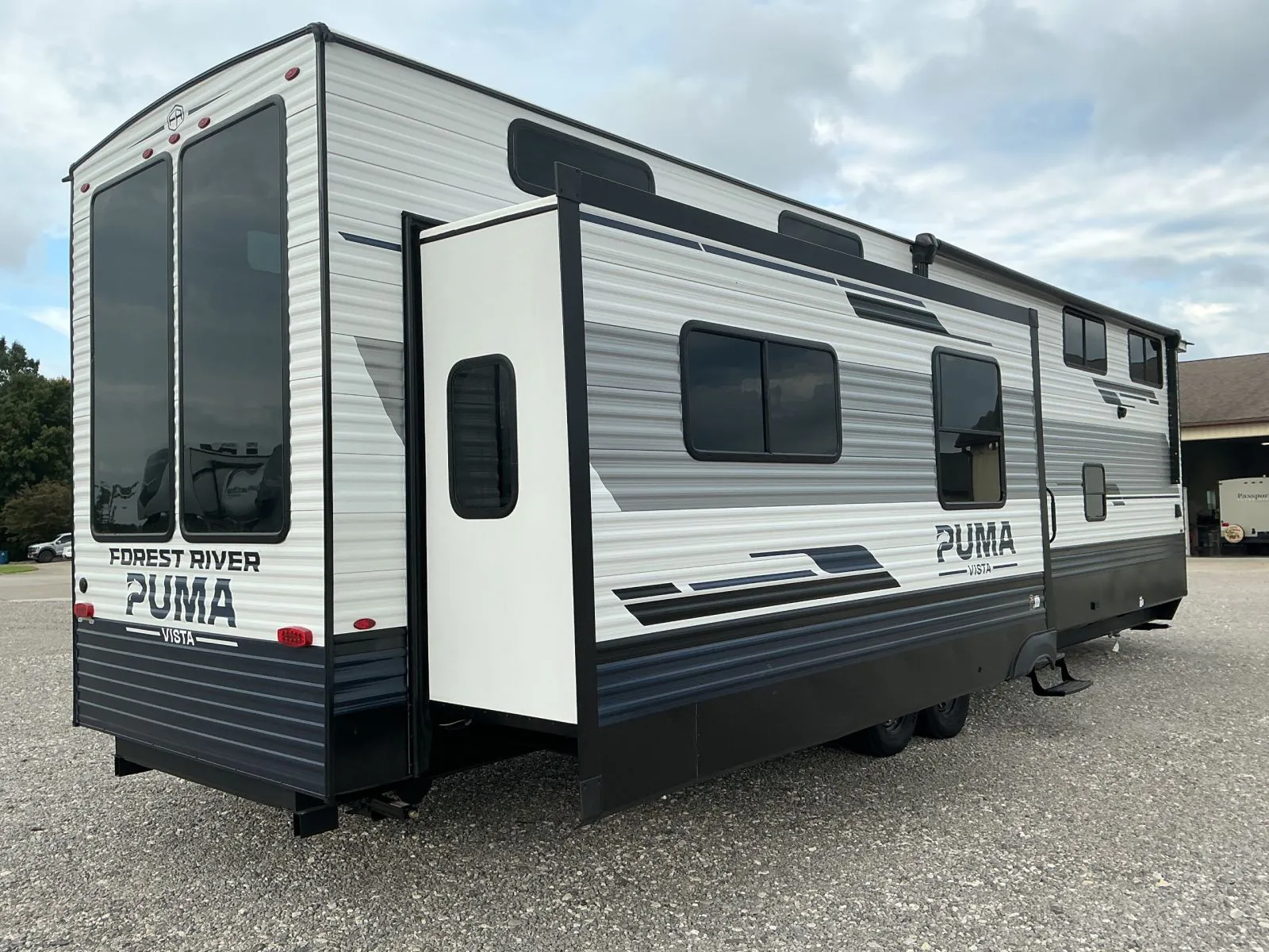 2027 Forest River Puma Vista 422LFT - Photo 3