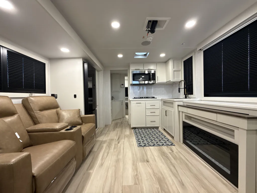 2026 Brinkley Model I 294, Photos photo 2
