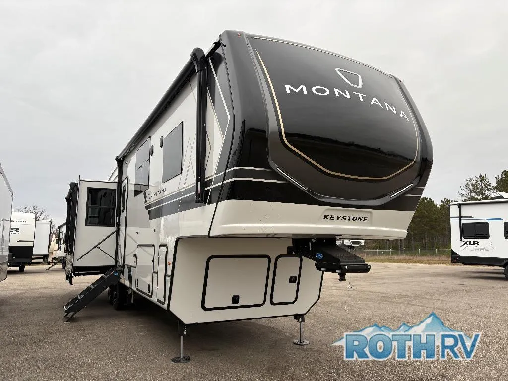 2026 Keystone Montana 3231CK - Photo 3