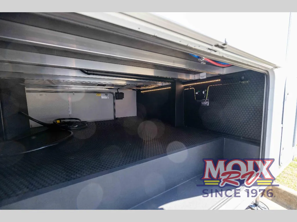 2026 Brinkley Model Z 3600, Photos photo 6