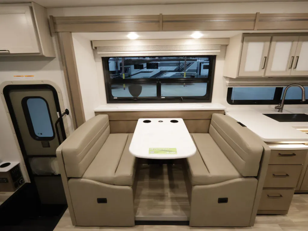 2027 Thor Motor Coach Windsport 36H, Photos photo 7