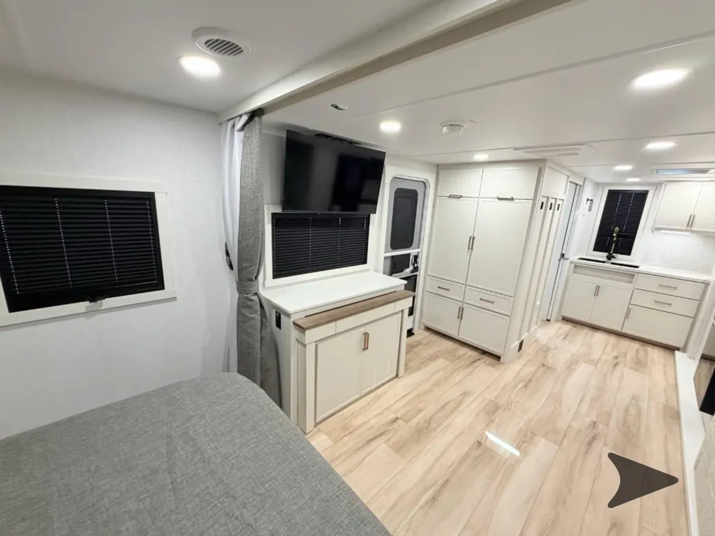 2026 Brinkley Model Ix 23X, Photos photo 10
