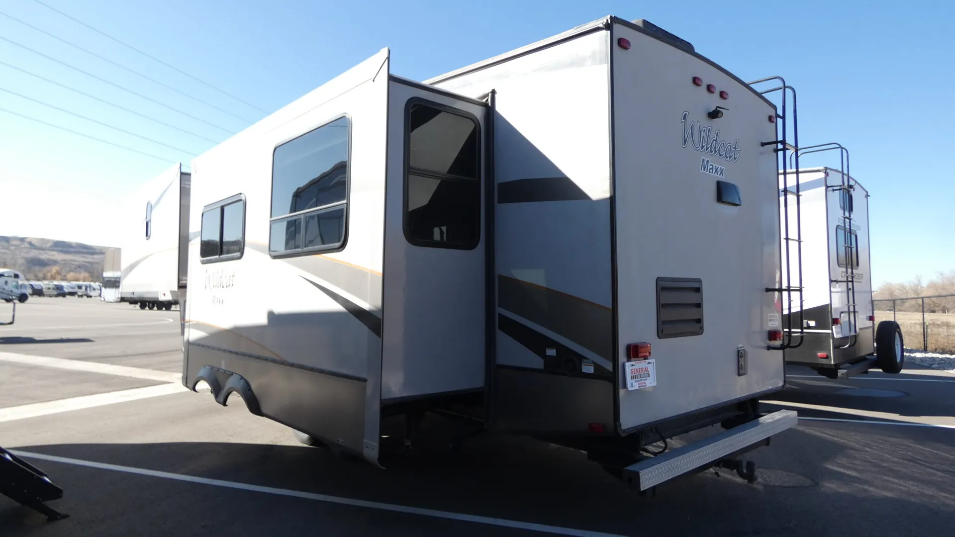 2016 Forest River Wildcat Maxx 322RK - Photo 4