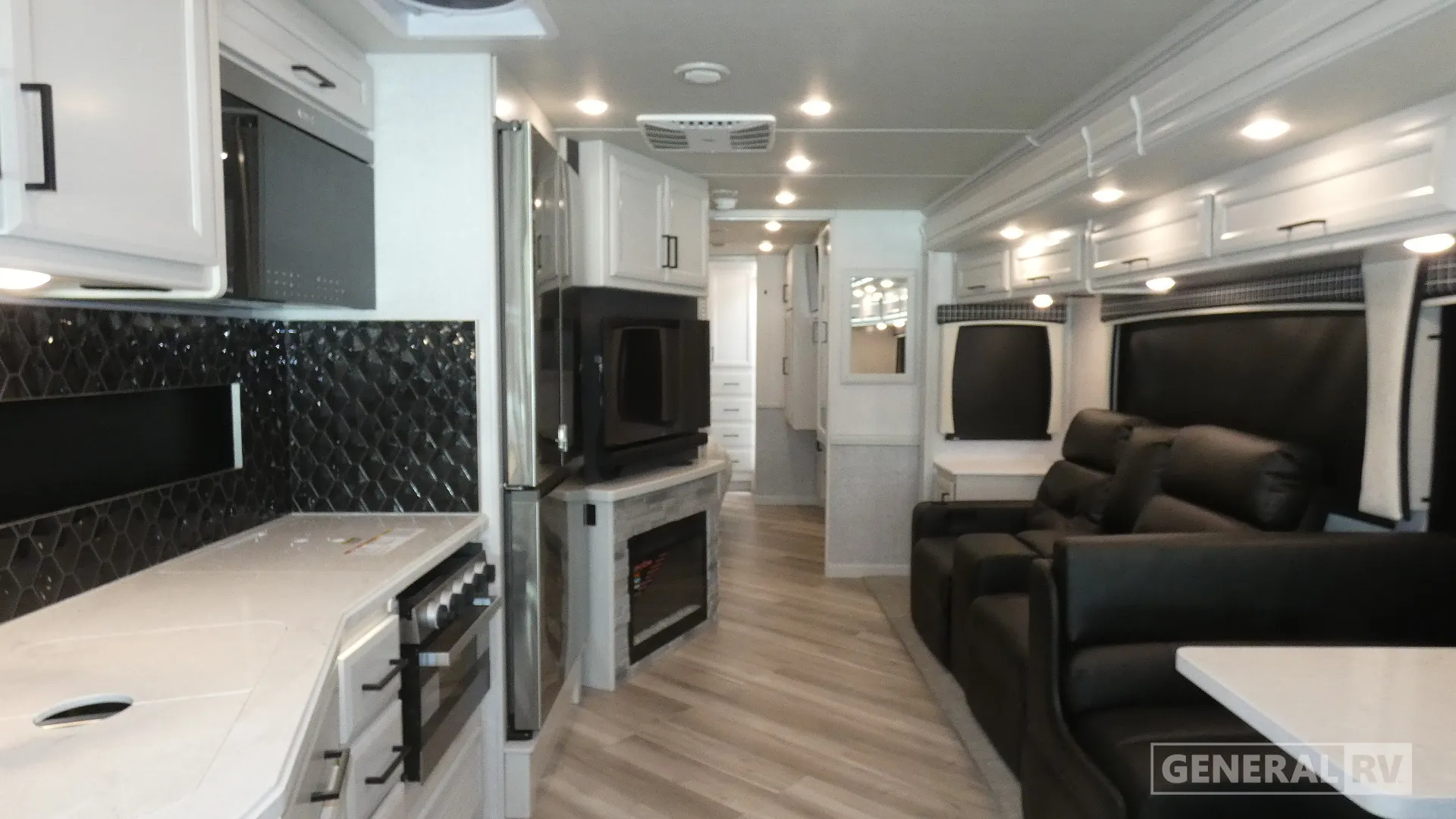 2026 Holiday Rambler Vacationer 35K - Photo 3