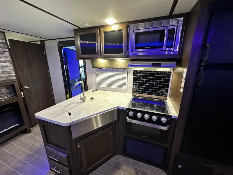 2019 Forest River Cherokee Alpha Wolf 26DBH-L, Photos photo 24