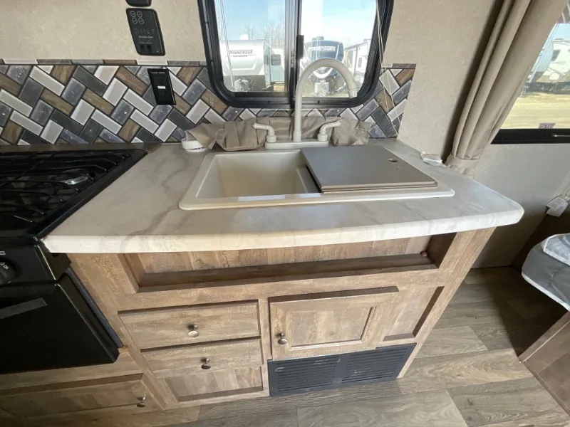 2019 Palomino Puma XLE Lite 22RBC, Photos photo 5