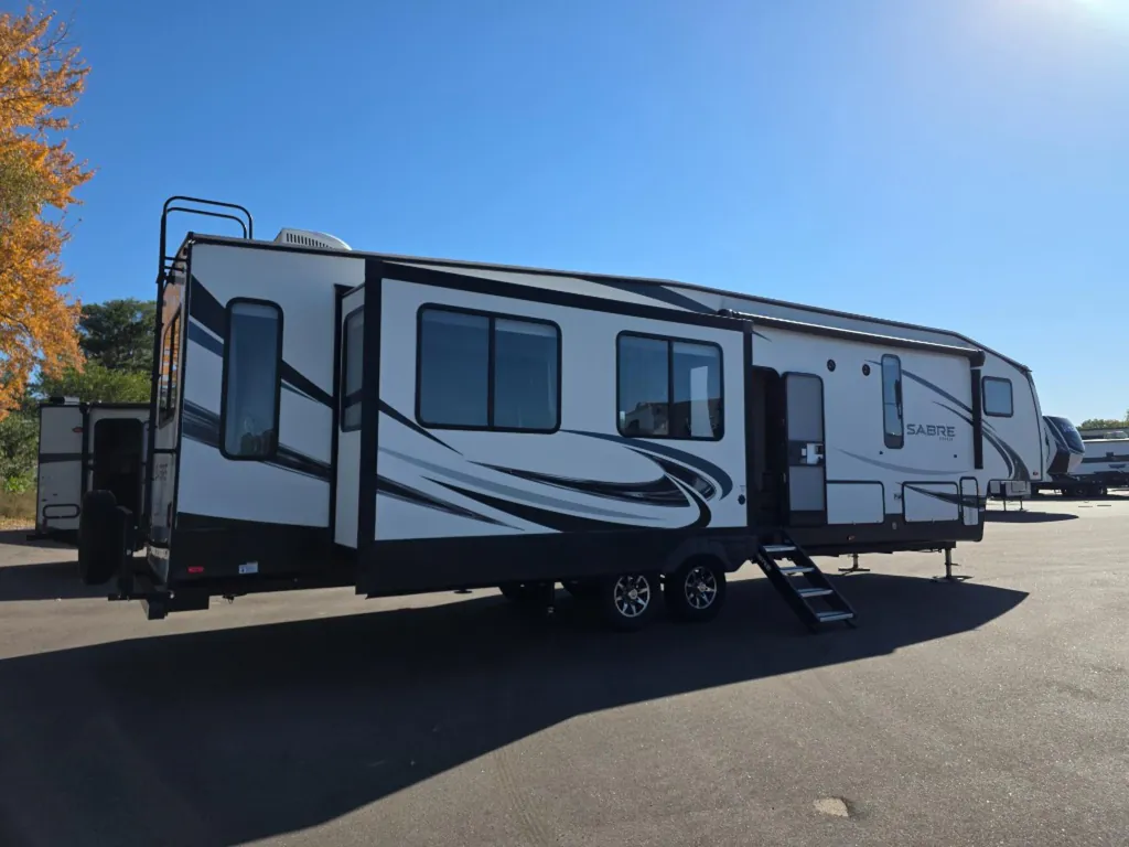 2020 Forest River Sabre 36BHQ, Photos photo 6