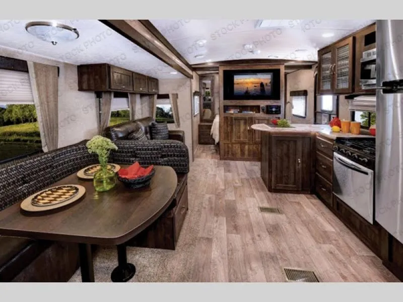 2018 Forest River RV Vibe 323QBS - Main photo