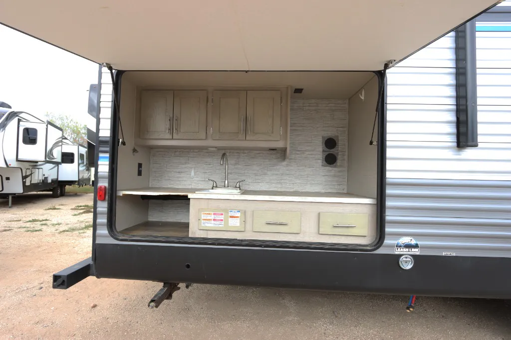 2023 Coachmen Catalina Legacy Edition 343BHTS (2 Queen Beds), Photos photo 23