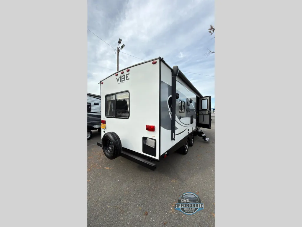 2018 Forest River Vibe Extreme Lite 224RLS, Photos photo 6
