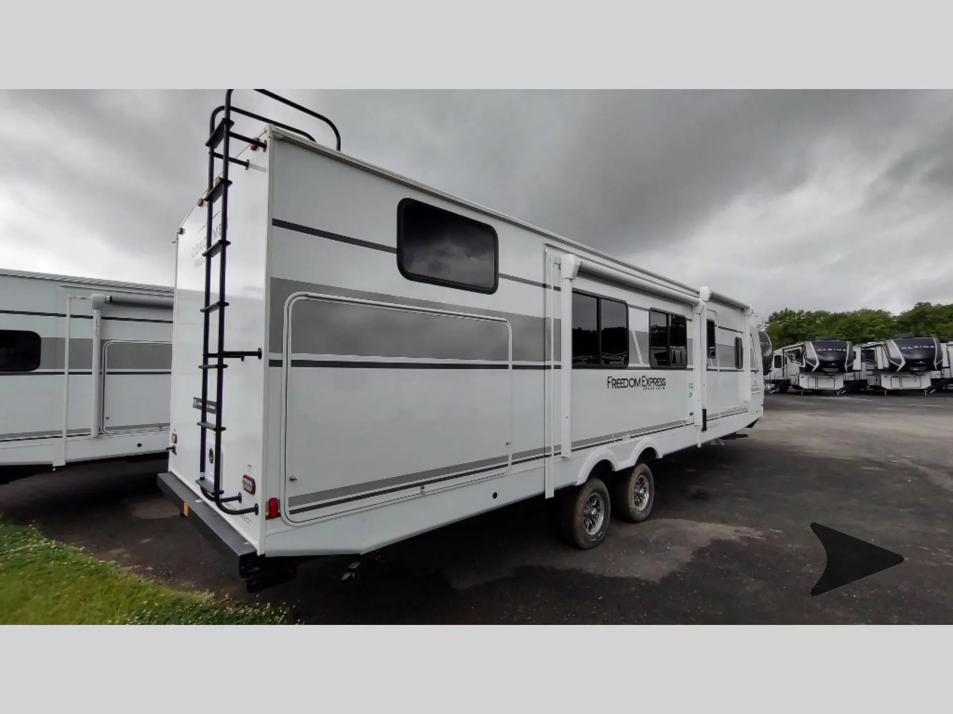 2025 Coachmen Freedom Express Ultra Lite 326BHDS - Photo 4
