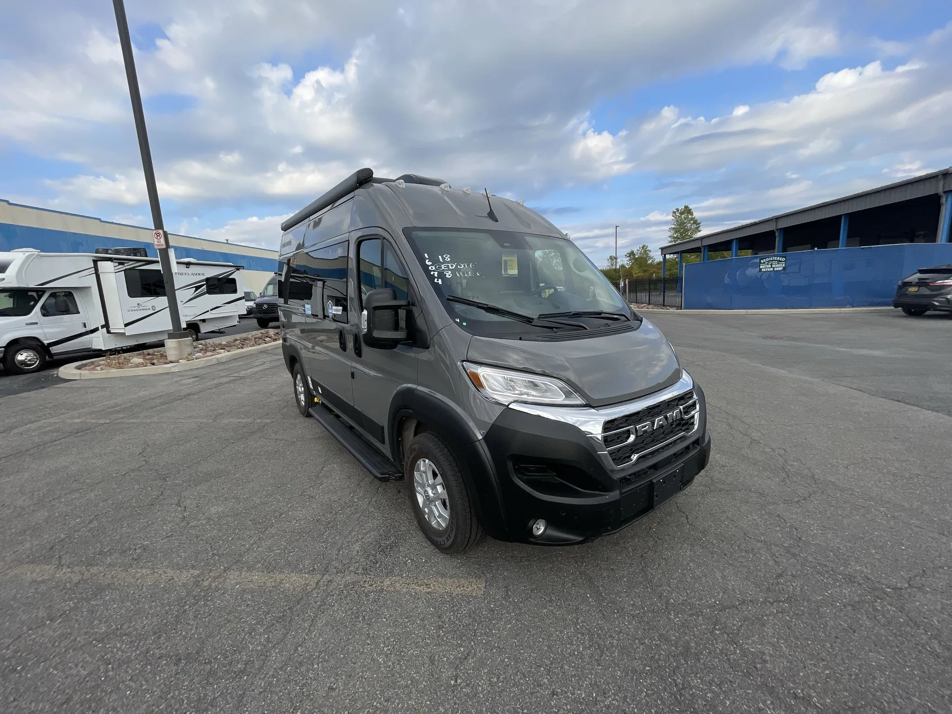 2026 Thor Motor Coach Eddie Bauer 18EB - Photo 2