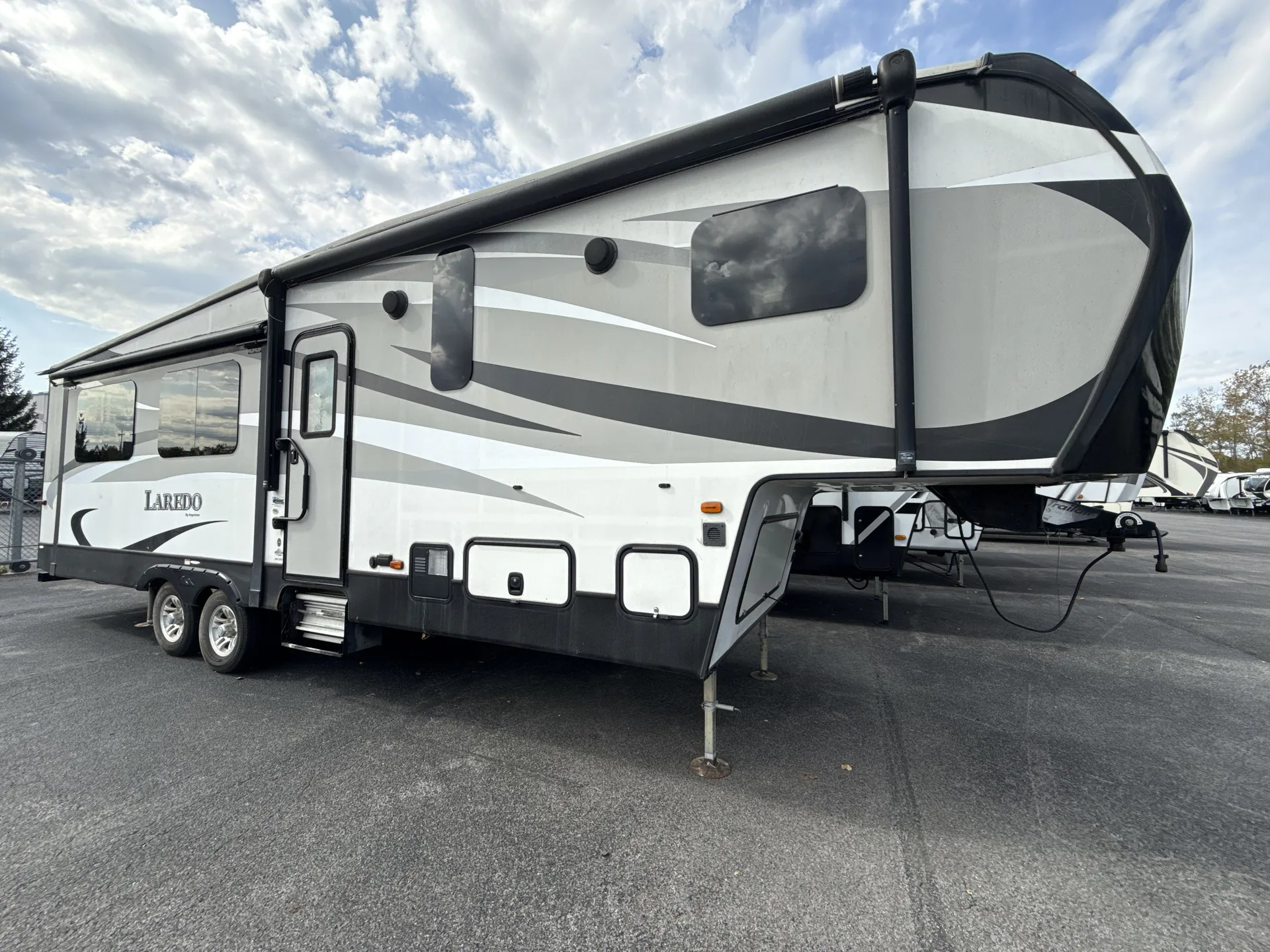 2017 Keystone Laredo 297SRE — campside