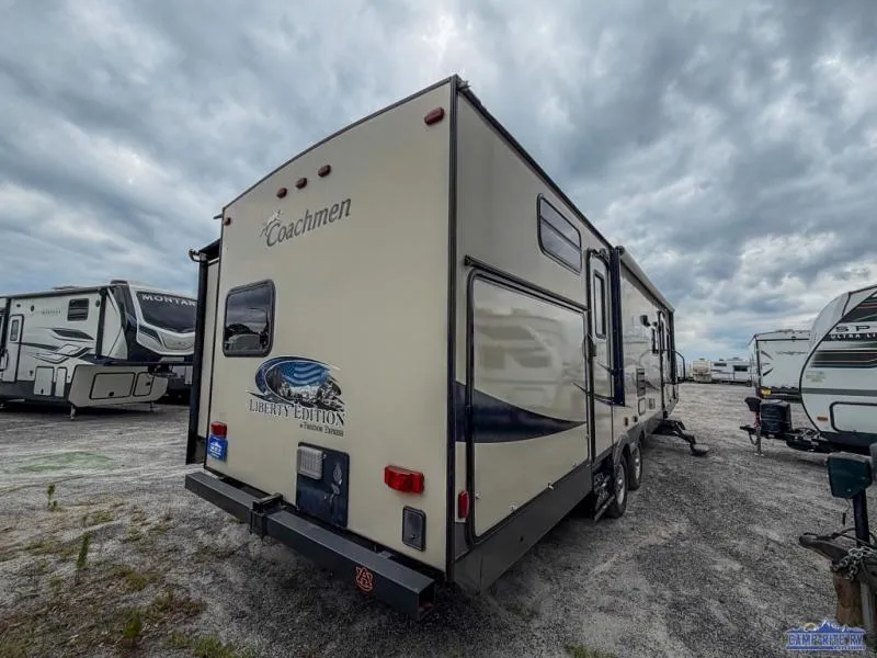 2015 Coachmen Freedom Express Liberty Edition 310 BHDS - Photo 4