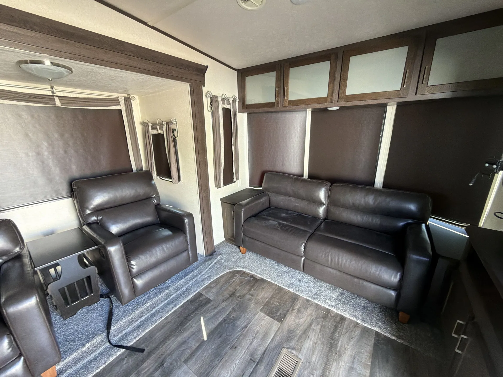 2018 Forest River Wildwood DLX 39FDEN — living area main